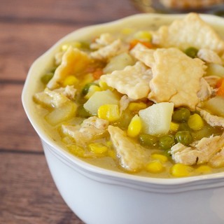 Easy Chicken Pot Pie Soup: A simple #WeekNightHero #SoFab #ad