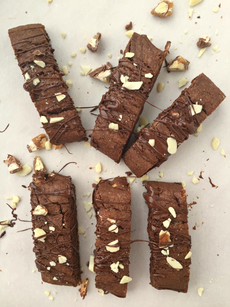 SNICKERS® Chocolate Biscotti #WhenImHungry #SoFab #ad