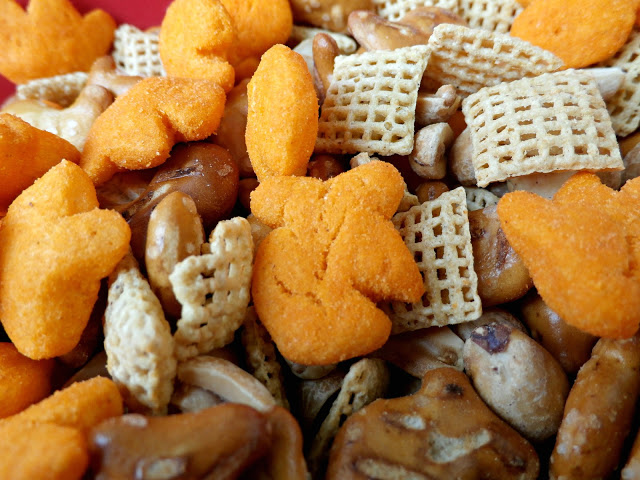 A lower sodium toasted snack mix recipe #SoFab