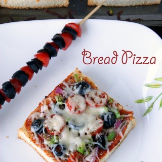 Vegetarian Bread Pizza