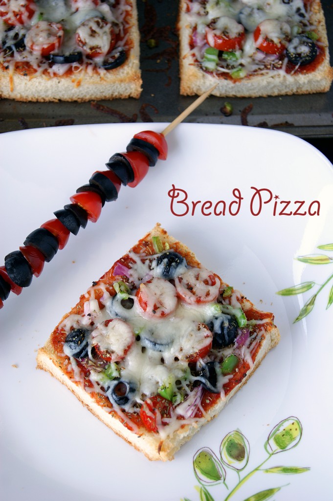 Vegetarian Bread Pizza