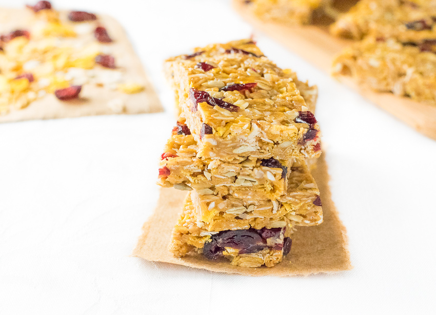 peanut-butter-granola-bars-with-cranberries-and-almonds