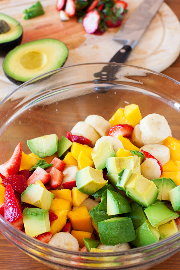 The PKP Way | This colorful and inviting Strawberry & Avocado Summer Fruit Salad is a refreshing summer snack that will help you maintain that bikini body you’ve been working diligently to achieve.