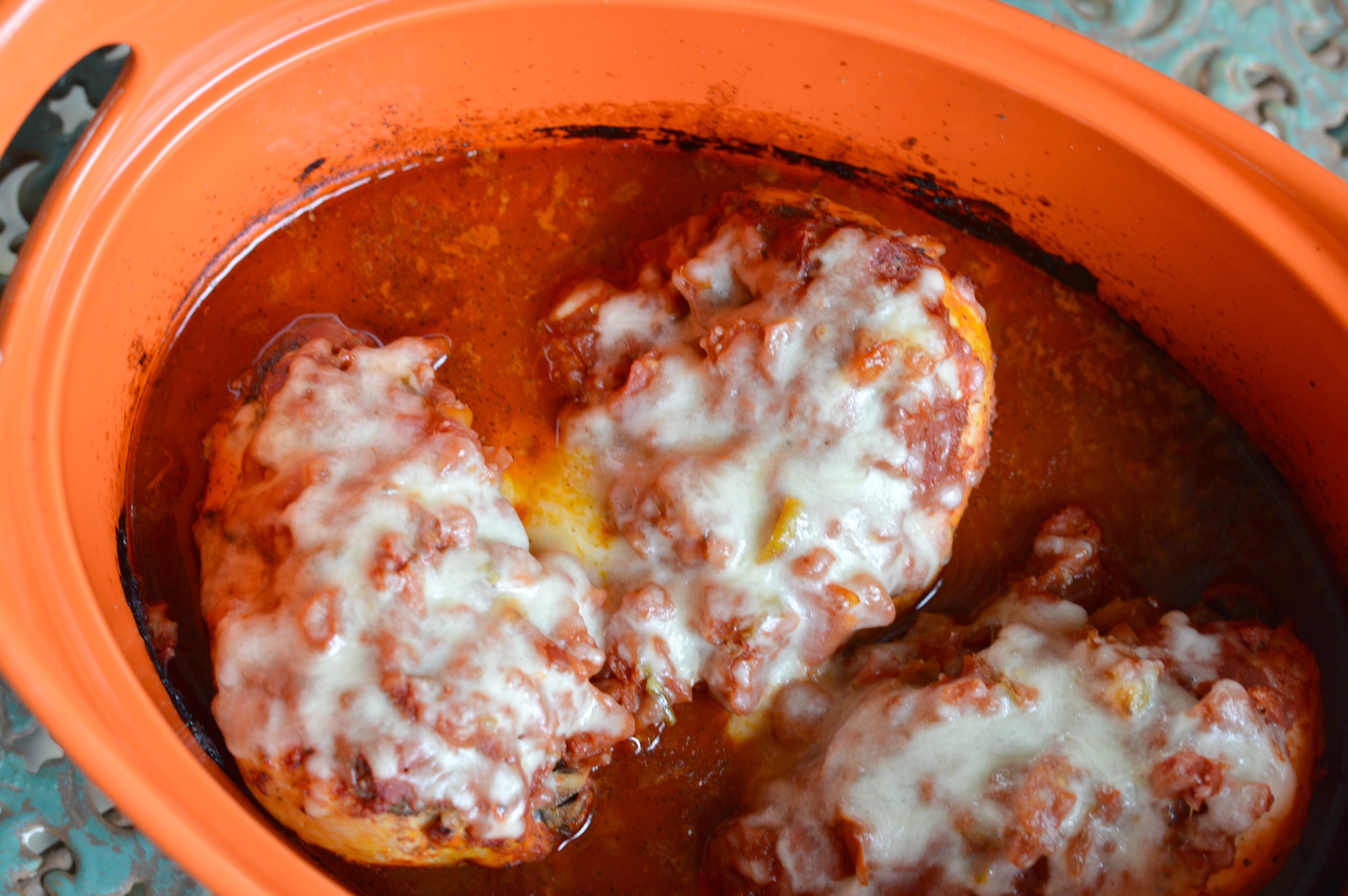 baked mozzarella chicken in tomato sauce