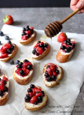 Crostini with Goat Cheese and Caramelized Berries