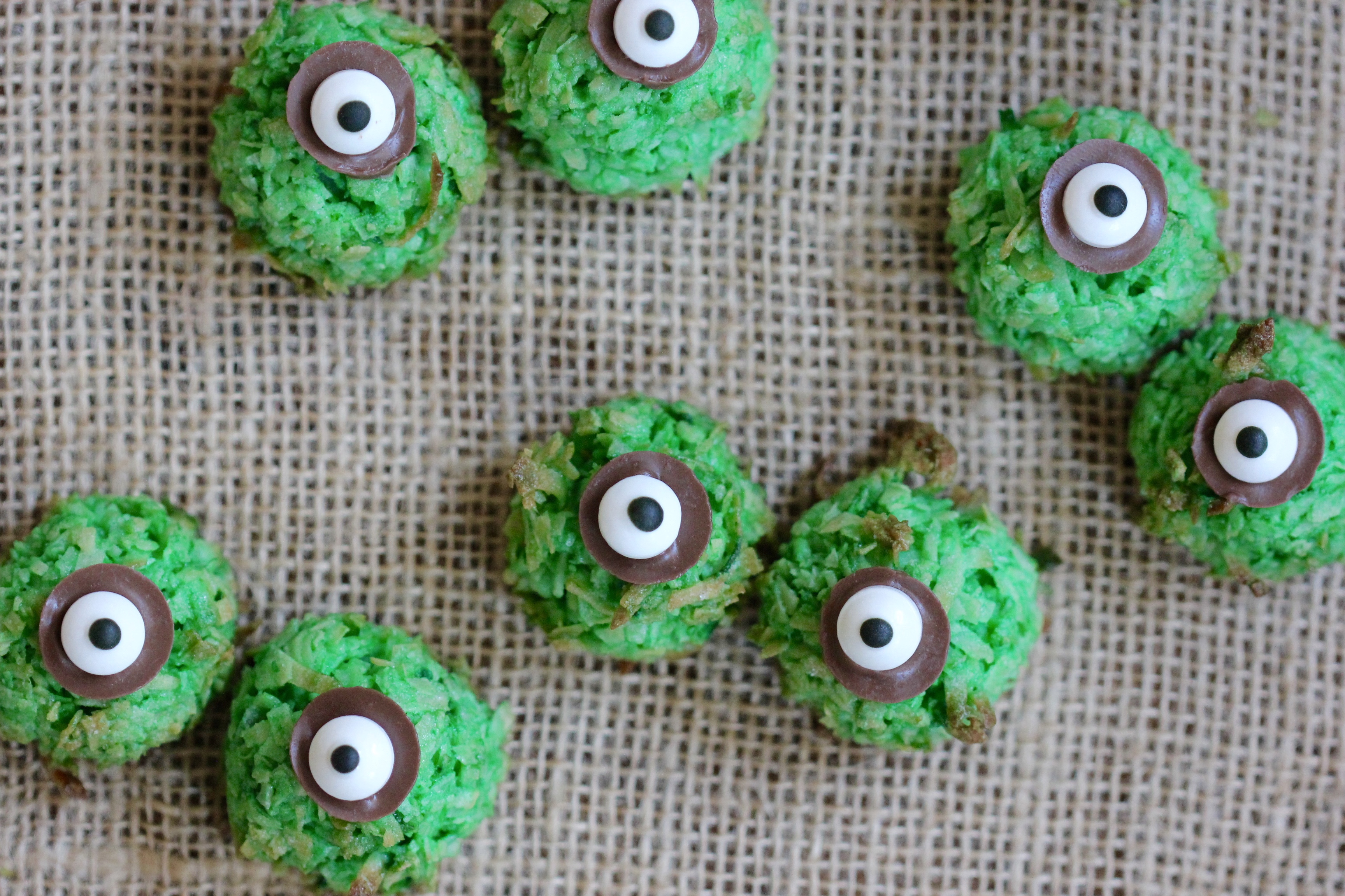Halloween Coconut Lime Macaroon Eyeballs