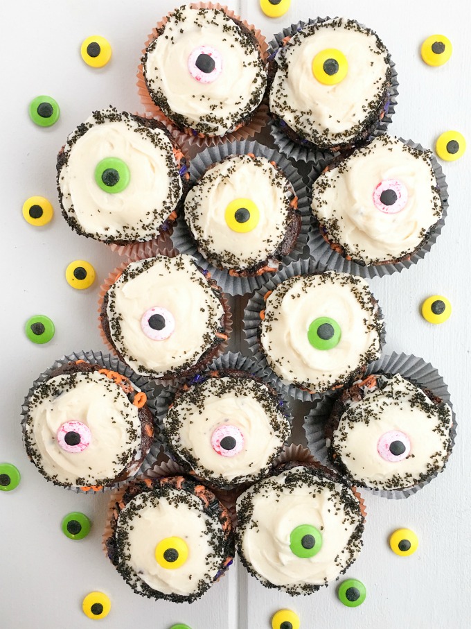 Chocolate Eyeball Halloween Cupcakes