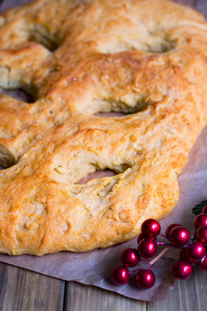Provencal Christmas Bread or La Pompe à l'Huile - SoFabFood