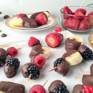 Dark Chocolate Dipped Fruit Recipe: Fresh fruit + dark chocolate are great sources of antioxidants. Easy, only a few ingredients, minutes to prepare!