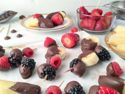 Dark Chocolate Dipped Fruit Recipe: Fresh fruit + dark chocolate are great sources of antioxidants. Easy, only a few ingredients, minutes to prepare!
