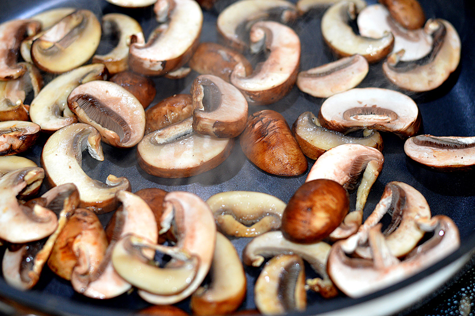 One-Pot Vegan Mushroom Bourguignon