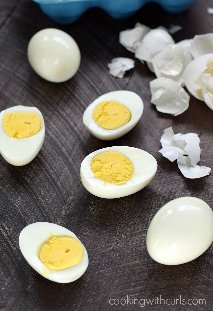 Delicious-Instant-Pot-Hard-Boiled-Eggs-that-are-ready-in-minutes-and-easy-to-peel-cookingwithcurls.com_