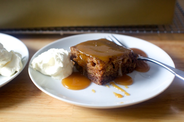 date-cake-with-toffee-sauce-31