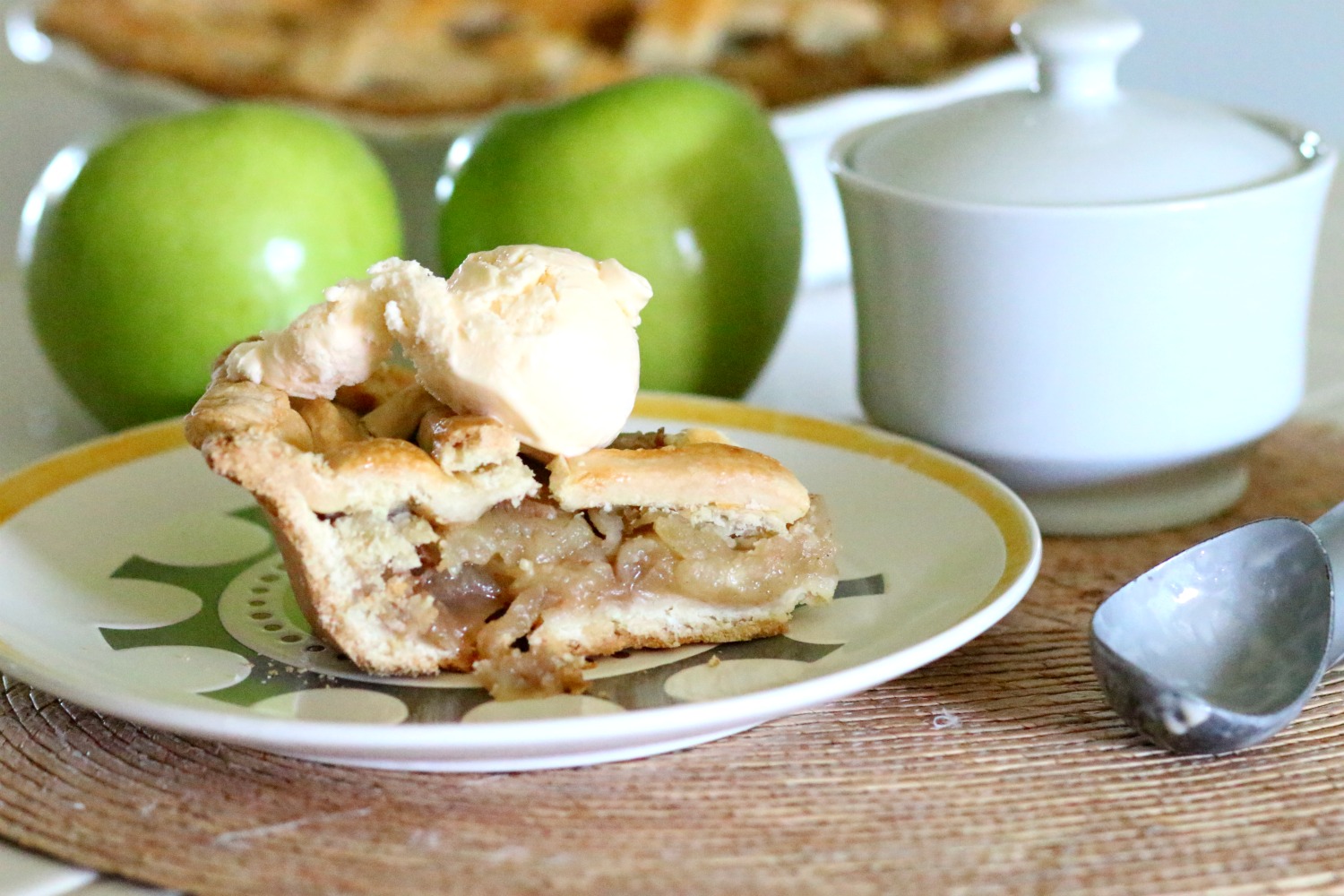This Homemade Apple Pie recipe is a classic dessert that incorporates the flavor of fresh apples with a flaky homemade pie crust. Everything merges to create a blissful and irresistible treat with exquisite flavors in every bite.