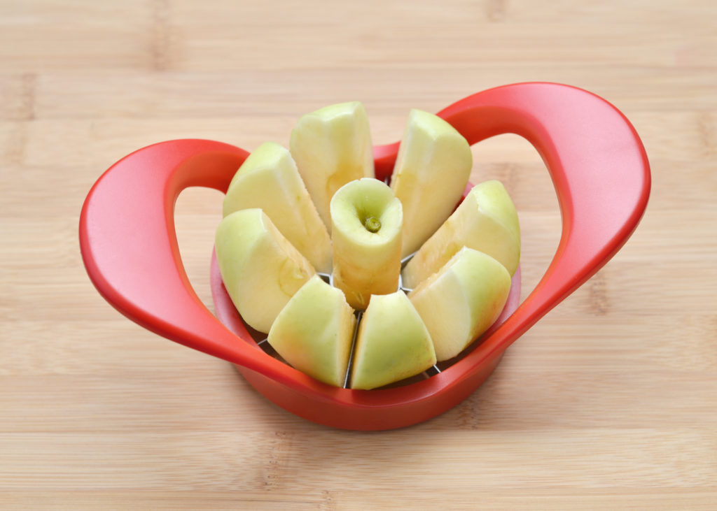 Rubber Band Trick to Prevent Sliced Apples from Browning