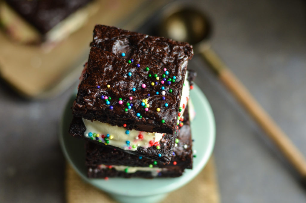 A new way to eat brownies à la mode, anyone? These simple Brownie Ice Cream Sandwiches are sure to become your new favorite summertime dessert!