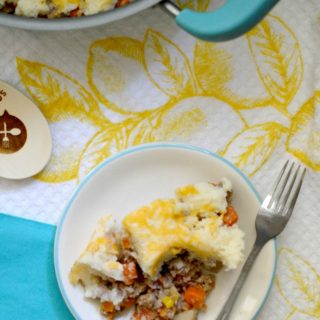 One-skillet meals are the perfect way to make you feel like a weeknight hero. This incredibly simple One-Skillet Shepherds Pie recipe is a protein and veggie-packed supper that can be ready in about 30 minutes!