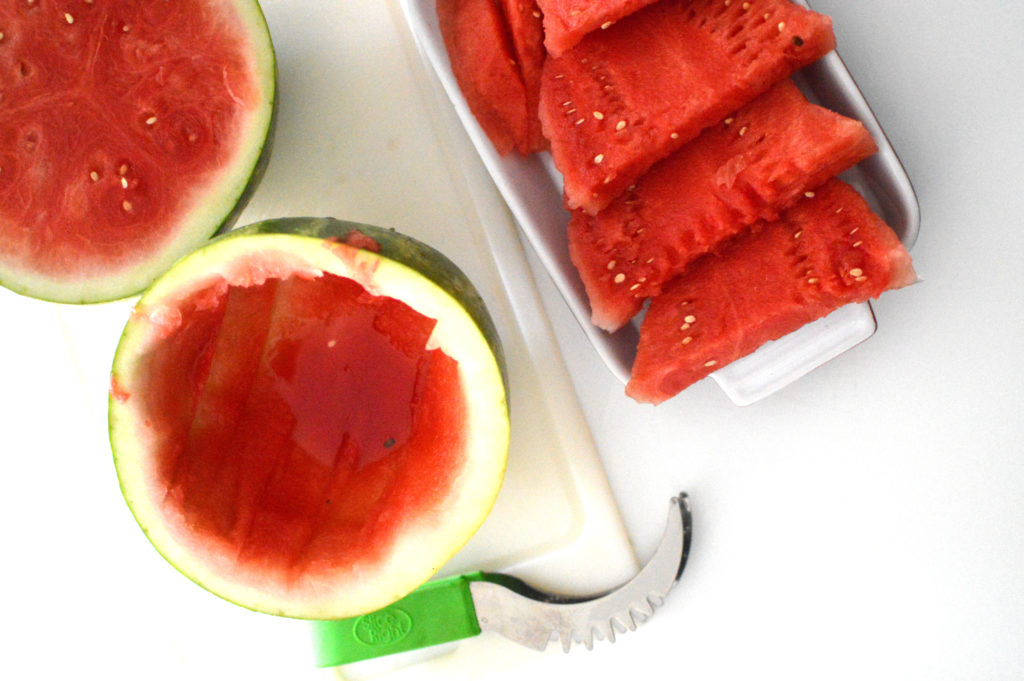 Love watermelon, but hate all of the mess? This Watermelon Cutting Kitchen Hack is your solution. Enjoy your favorite fruit all summer long without all of the fuss with just one super tool!