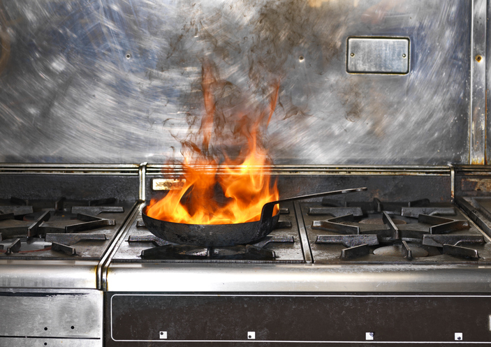 You need to learn this very important trick in the kitchen. Learn how to put out grease fires quickly and safely just in case of an unfortunate mishap. This is simply done by using baking soda and or a lid.