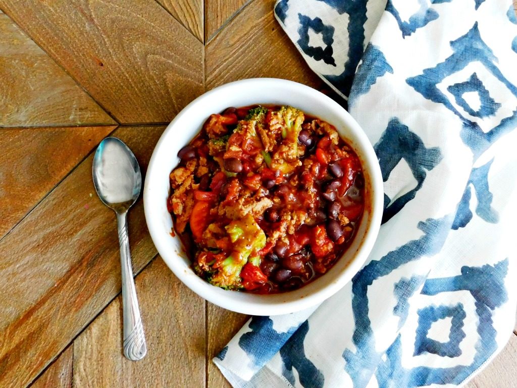 Your friends and family are going to love when you serve these leaner five weeknight Healthy Turkey Chili recipes full of bold flavors this week.