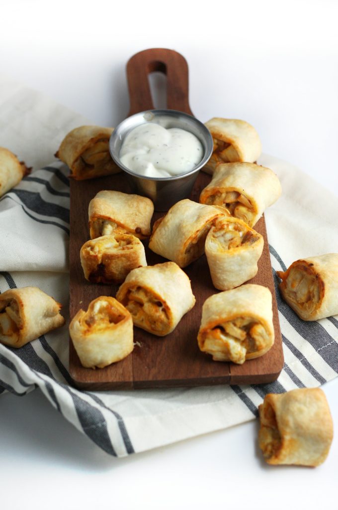 Do you like things just a little bit spicy? Then you need to try these Buffalo Style Small Bites Appetizers recipes perfect for tailgate season!