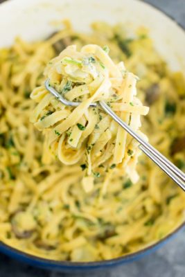 Treat yourself on a busy weeknight without a lot of fuss when you whip up this simple One-Pot Spinach Artichoke Fettuccine. This 30-minute meal is a vegetarian delight with minimal clean up!