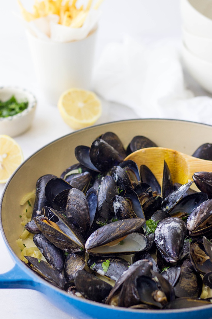 Steamed Mussels with Fennel and Cream