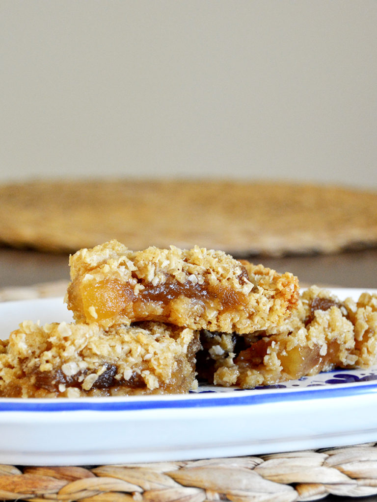 You don't need to be an expert baker to enjoy the classic taste of these homemade Apple Pie Oatmeal Bars. Fresh apple jam is the perfect compliment to a simple 4-ingredient oatmeal crust.