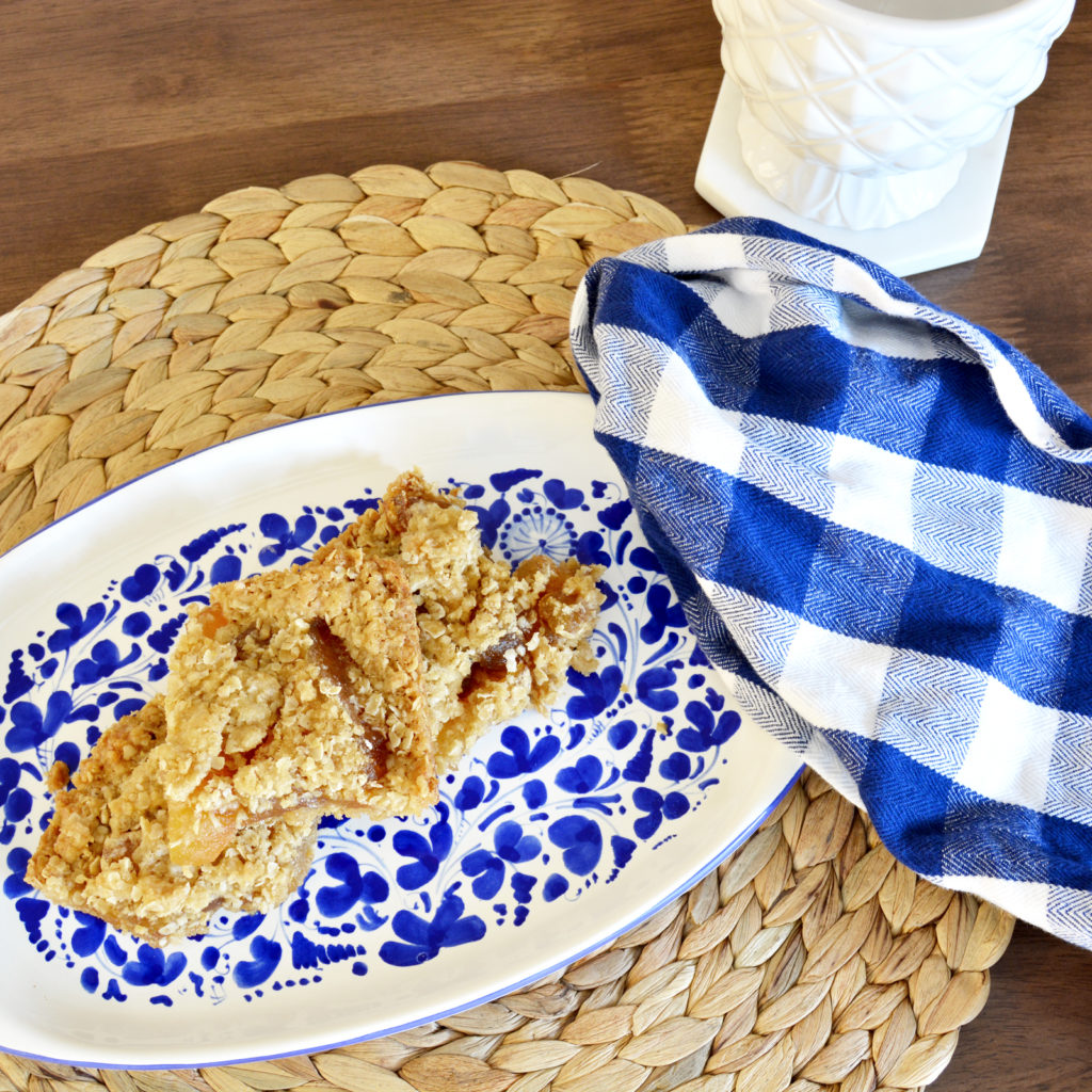 You don't need to be an expert baker to enjoy the classic taste of these homemade Apple Pie Oatmeal Bars. Fresh apple jam is the perfect compliment to a simple 4-ingredient oatmeal crust.