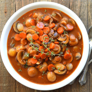 Seeking lightened-up comfort food recipes that align with your healthy eating goals once the weather starts to cool off? These five healthy Vegetarian Soup Recipes are guaranteed to satisfy all of your fall soup cravings.