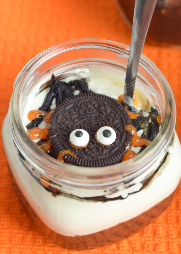 You need all five of these Scary-Easy Halloween Desserts at your neighborhood Halloween party this year. Whether you're looking for no-bake desserts, pumpkin-spice desserts, or colorful desserts, we've got you covered with these easy dessert recipes!
