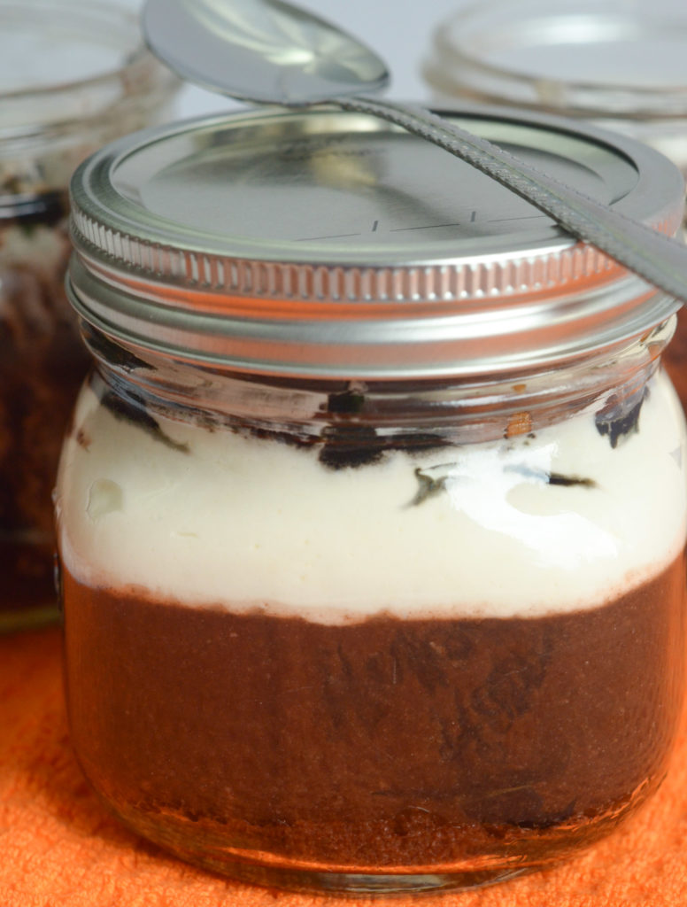 These No-Bake Spider Pudding Pie Jars are a must have for your Halloween Party this year. Of course, they are kid-friendly, but also simple to eat while chatting with other ghosts and goblins at the party. Watch the video and grab the recipe card to make your own!
