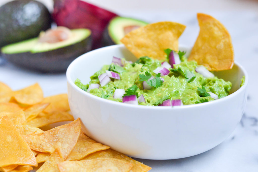 Tired of your guacamole turning brown shortly after you make it? We have the only kitchen hack you'll ever need to keep guacamole from browning ever again.