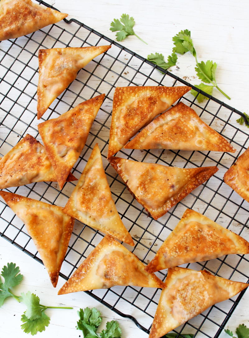 Cheer on your favorite football team with your new favorite tailgating party food, Chipotle Cream Cheese Stuffed Wontons. This 5-ingredient, 30-minute appetizer is so simple to make and will leave party guests begging for more!