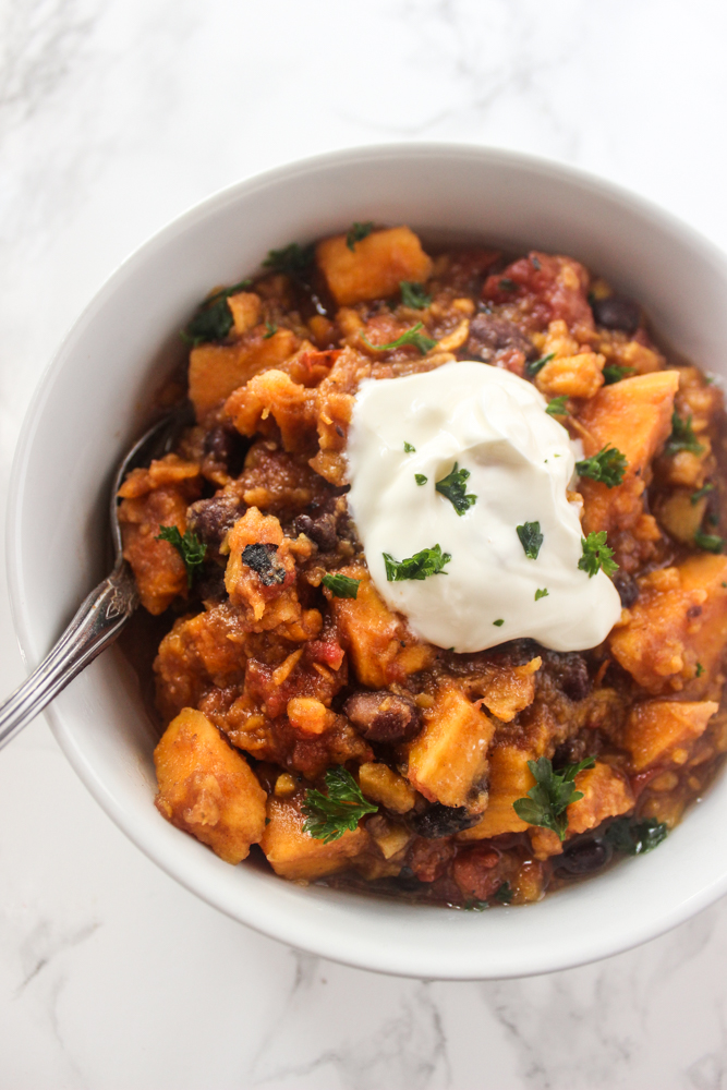 Lighten up your weeknight meal when you make any one of these five Hearty Lean Chili Recipes. Your favorite comfort food gets a healthy makeover with vegetarian options and leaner proteins. You just can't beat a healthy one-pot meal!