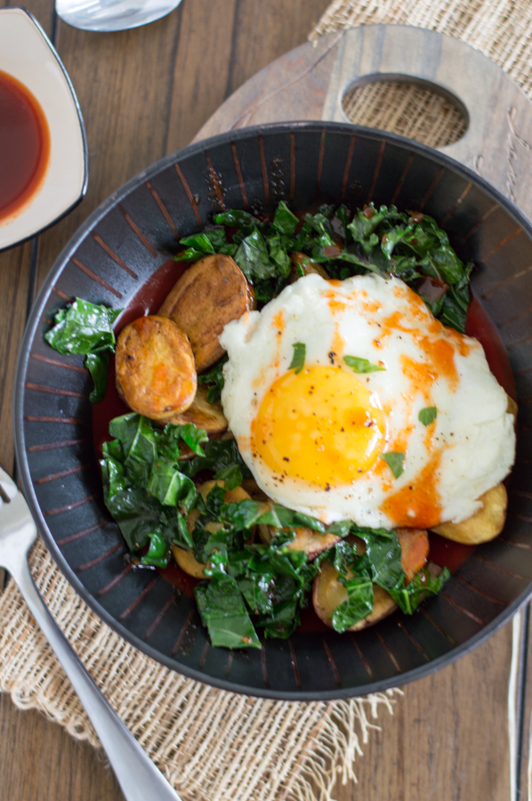 A healthy, protein-packed breakfast that will keep you full all morning! These Crispy Potato and Kale Breakfast Bowls combine the perfect balance of carbs, protein, and healthy fats. Plus, you can make a lot of the components ahead, which means they are quick and easy for busy mornings!