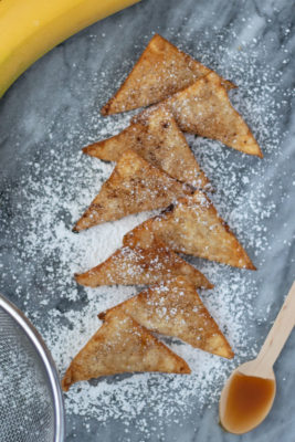Bananas Foster fans are sure to love this Fried Caramel Banana Wontons mini dessert! This modern take on the classic dessert is perfect for entertaining. 