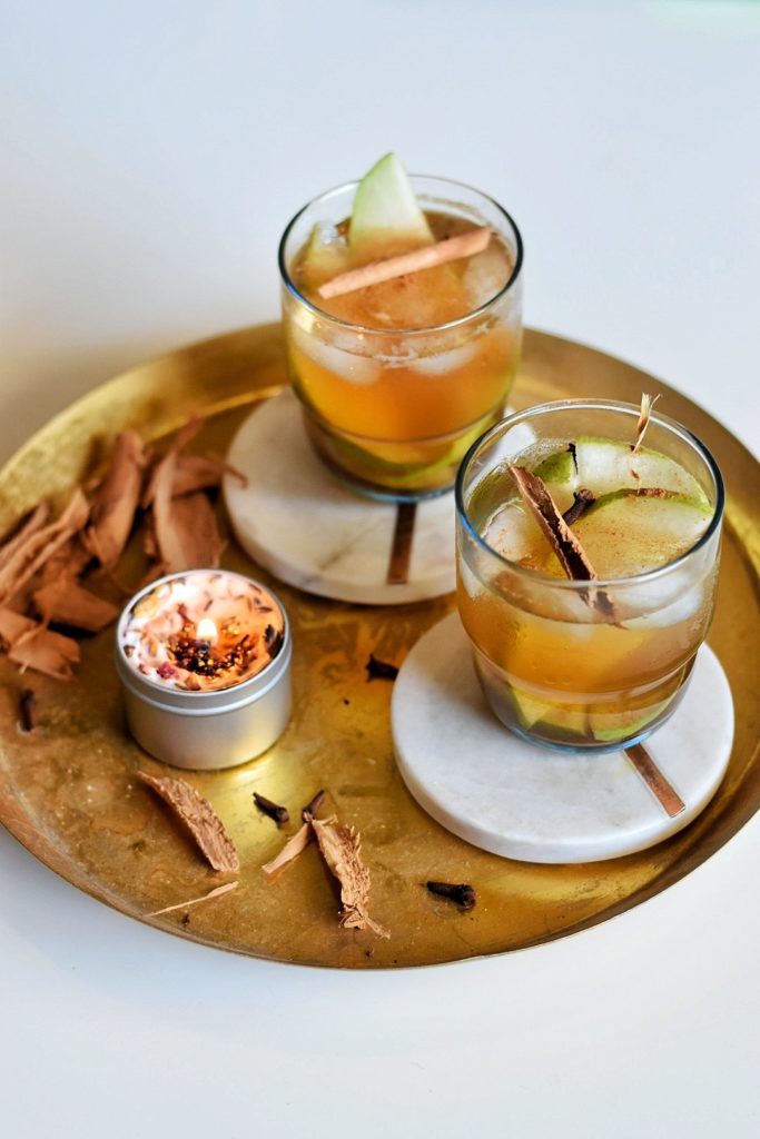 This Apple Pie Cocktail is the perfect winter cocktail! Whether you prefer a warming drink or a drink on the rocks, this cozy winter spirit is for you. A whisky-based cocktail with all of the comfort of warm apple cider and America's favorite, apple pie!